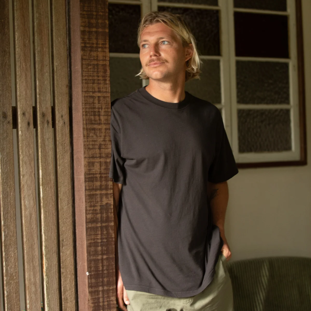 Klassisches Vintage-T-Shirt Vintage Schwarz