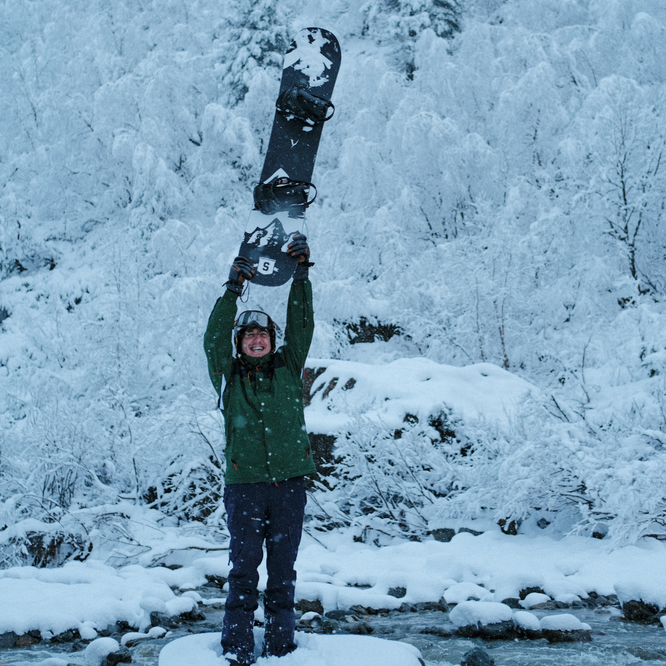 Drop-In Schwarz 2024 Snowboard